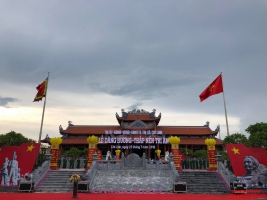 Thị xã Chí Linh: Lễ dâng hương, thắp nến tri ân các Anh hùng Liệt sĩ